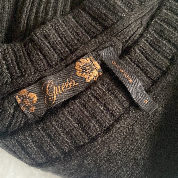 Women’s top long sleeve open shoulder size medium used good condition.  #5 - Picture 6 of 6